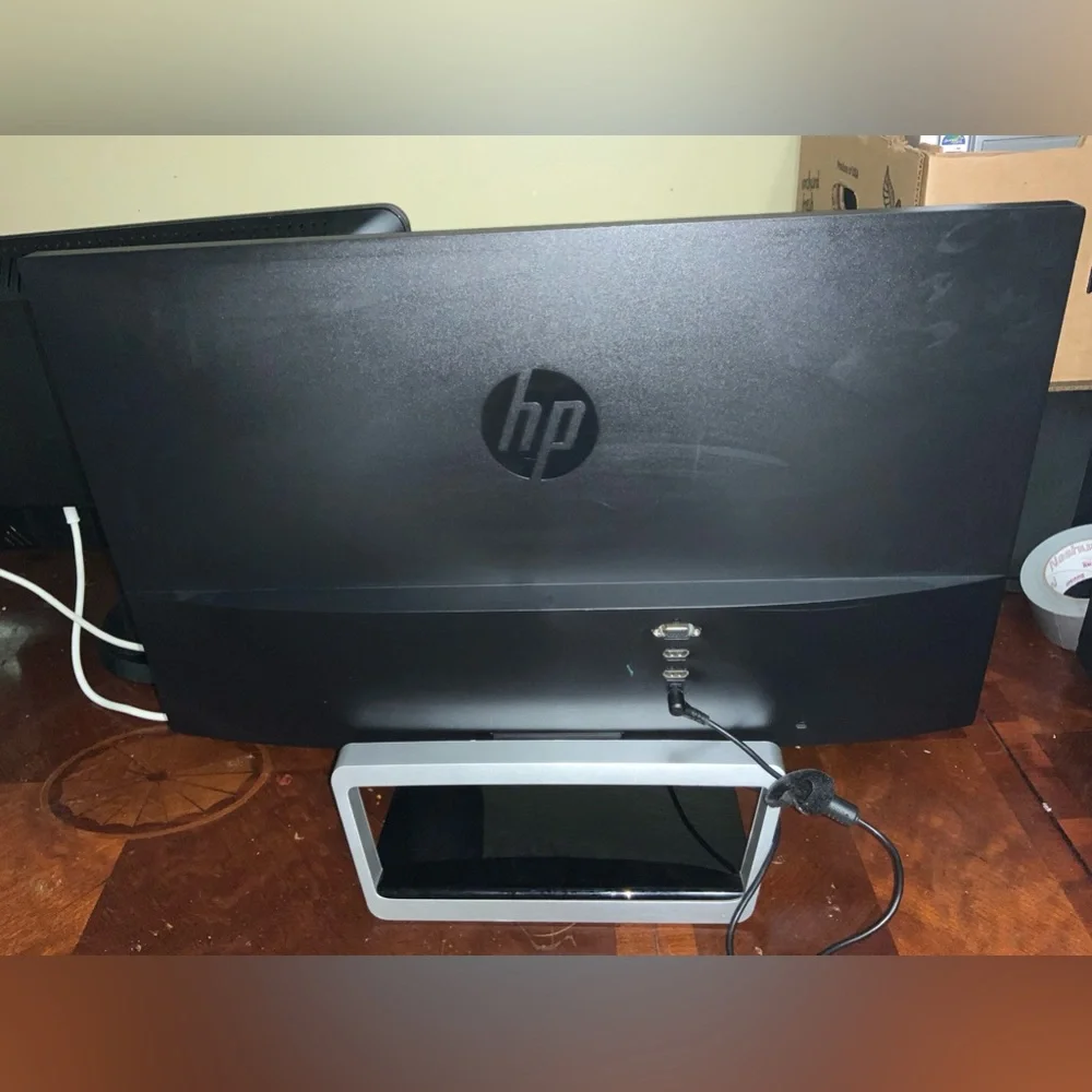 HP Monitor 25”. Gaming and office use. Mint condition. Tested.